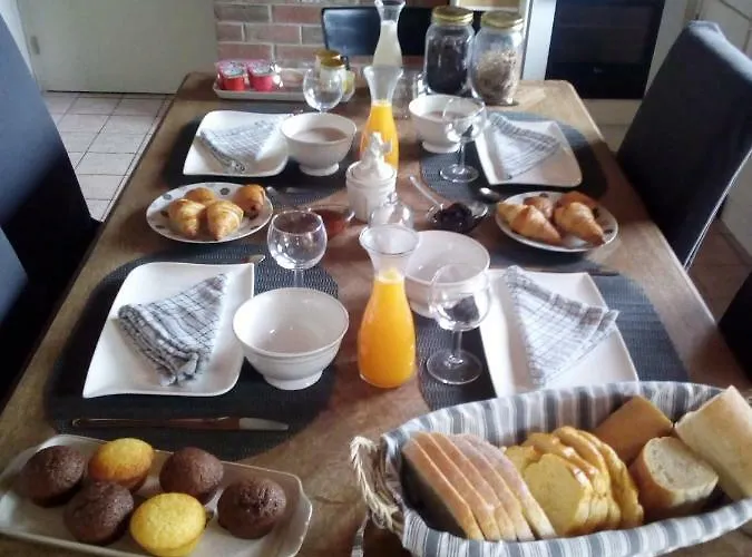 La Hulotte Au Col Haut